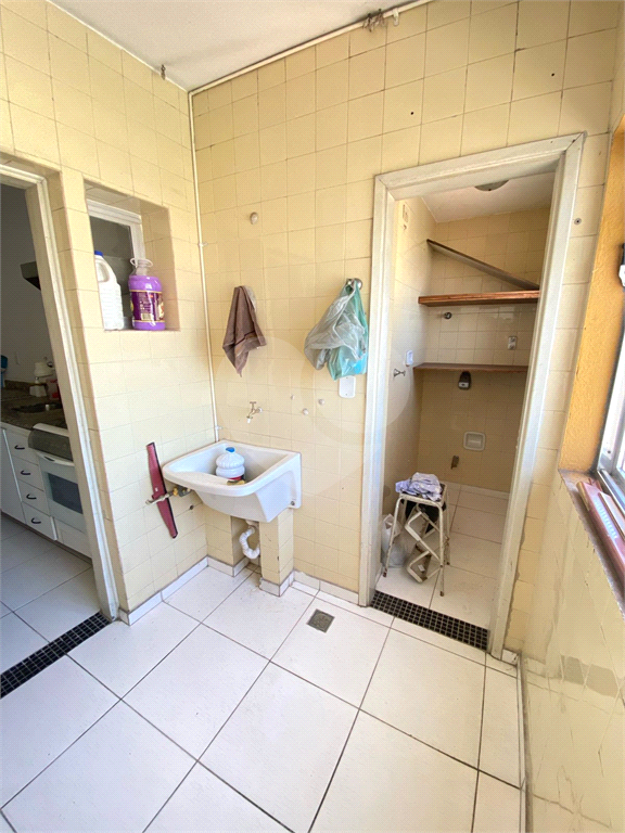 Apartamento com 3 dormitórios à Venda na Av. Júlio Buono!