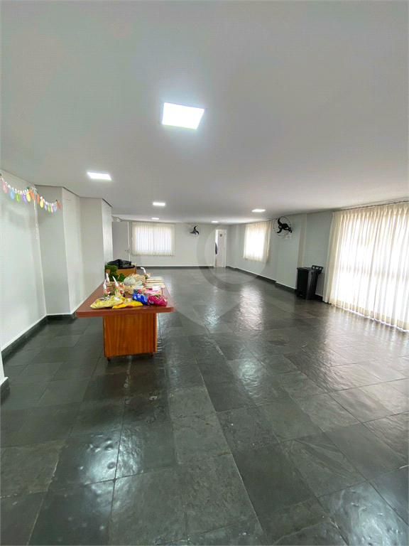 Apartamento com 3 dormitórios à Venda na Av. Júlio Buono!