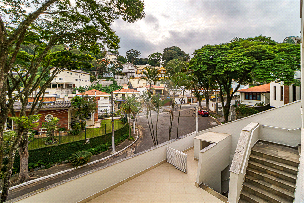 Moderno e sofisticado sobrado de alto padrão em  região nobre do Tremembé, Ruas largas e arborizadas