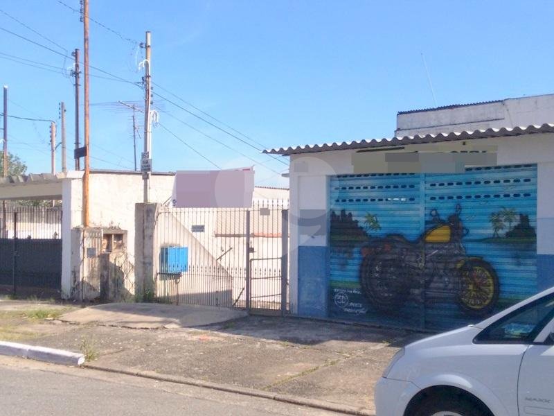 Terreno de 600 m²  com declive e com ótima localização na região da Mooca.