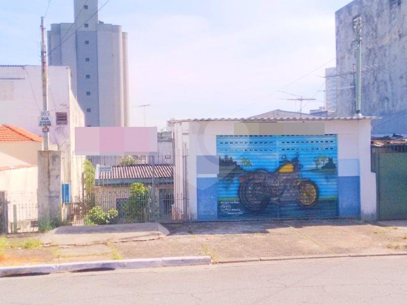 Terreno de 600 m²  com declive e com ótima localização na região da Mooca.
