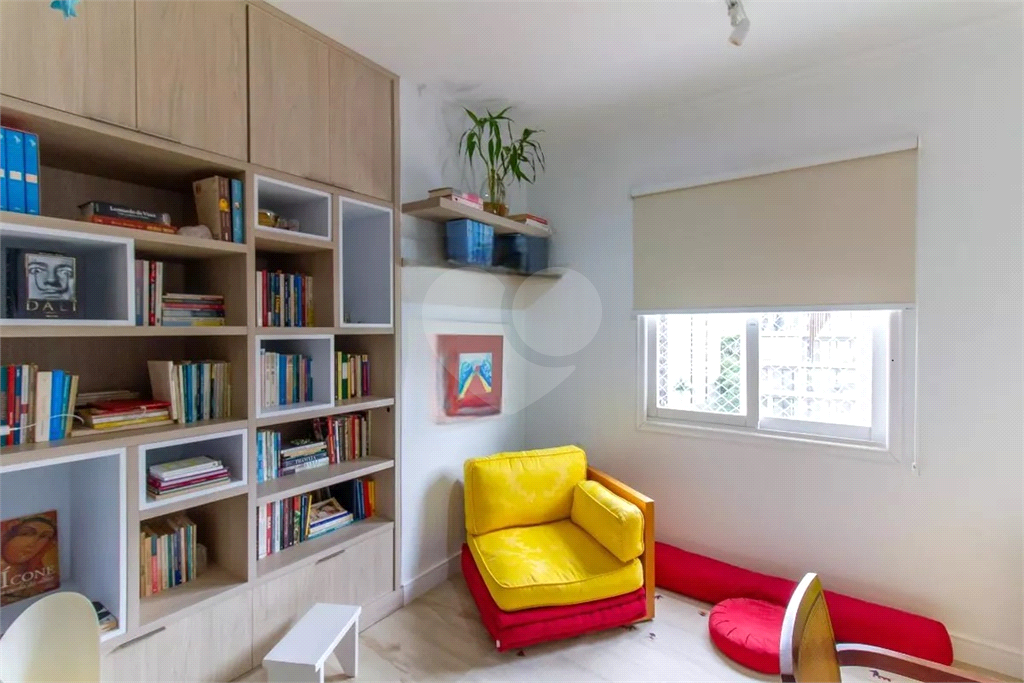 APARTAMENTO em PERDIZES