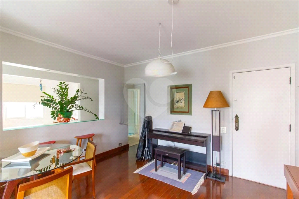 APARTAMENTO em PERDIZES