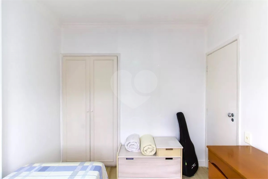 APARTAMENTO em PERDIZES