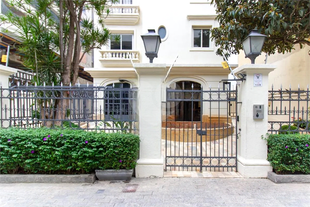 APARTAMENTO em PERDIZES