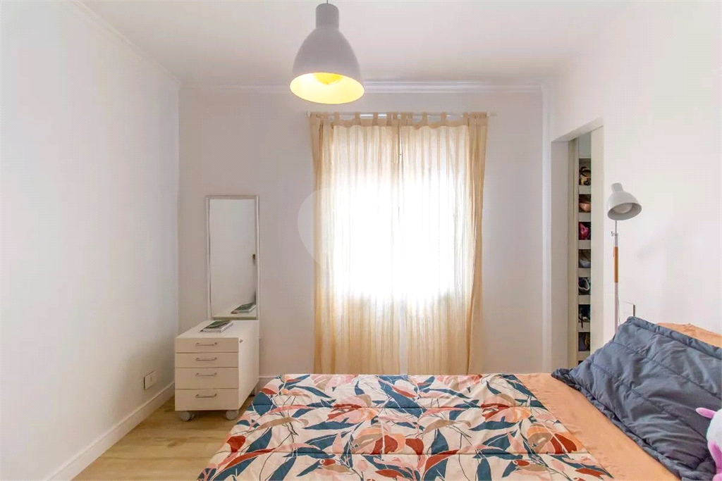 APARTAMENTO em PERDIZES