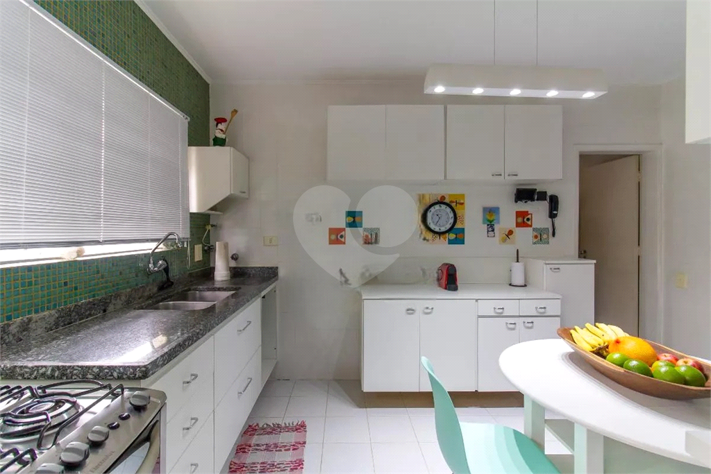 APARTAMENTO em PERDIZES