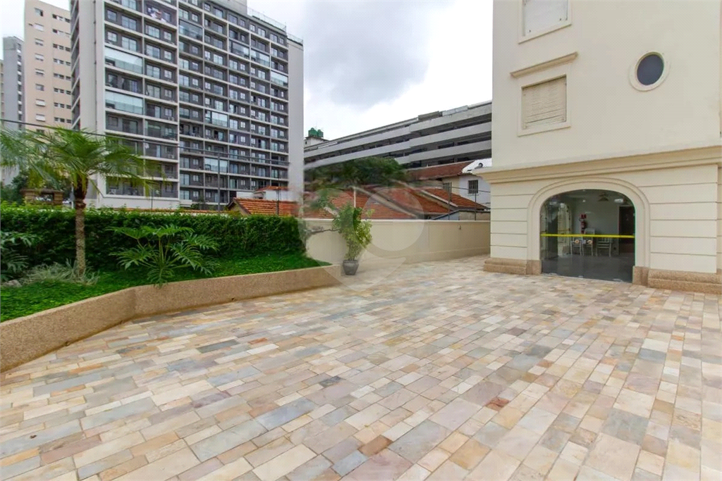 APARTAMENTO em PERDIZES