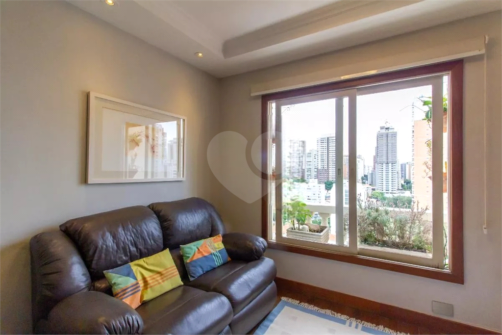 APARTAMENTO em PERDIZES