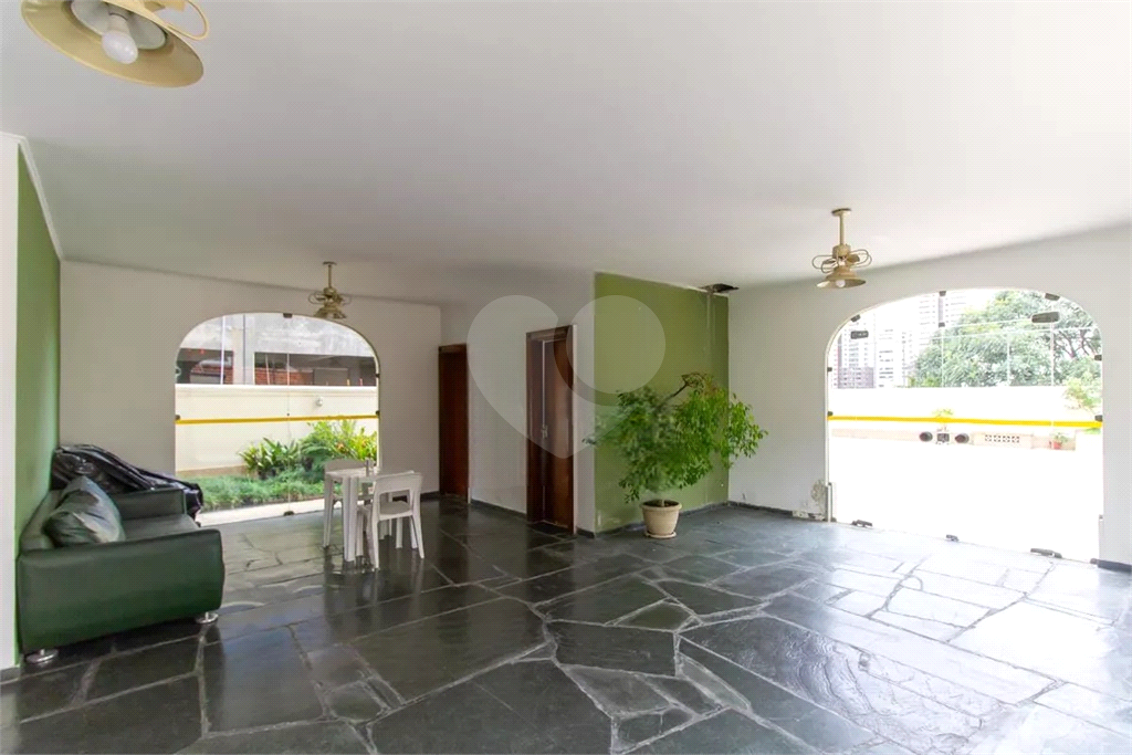 APARTAMENTO em PERDIZES