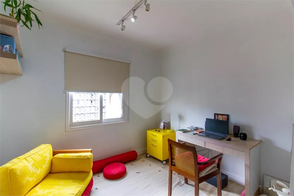 APARTAMENTO em PERDIZES