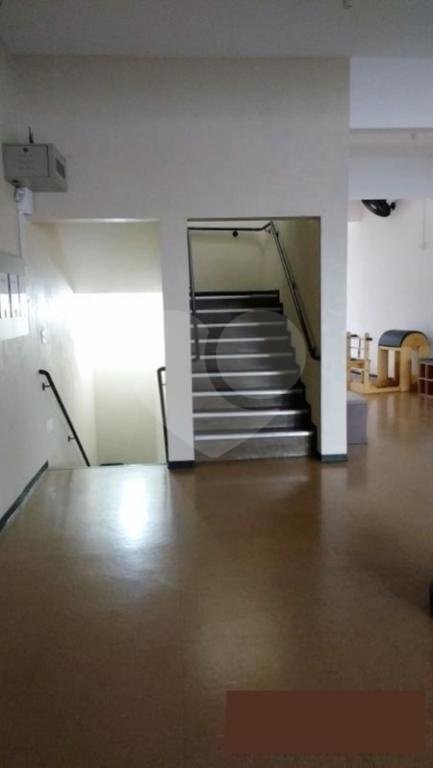 Prédio comercial em Santana
