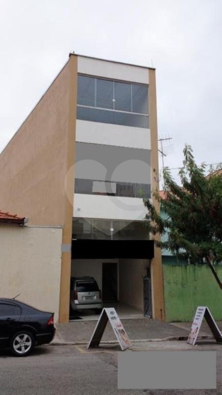 Prédio comercial em Santana
