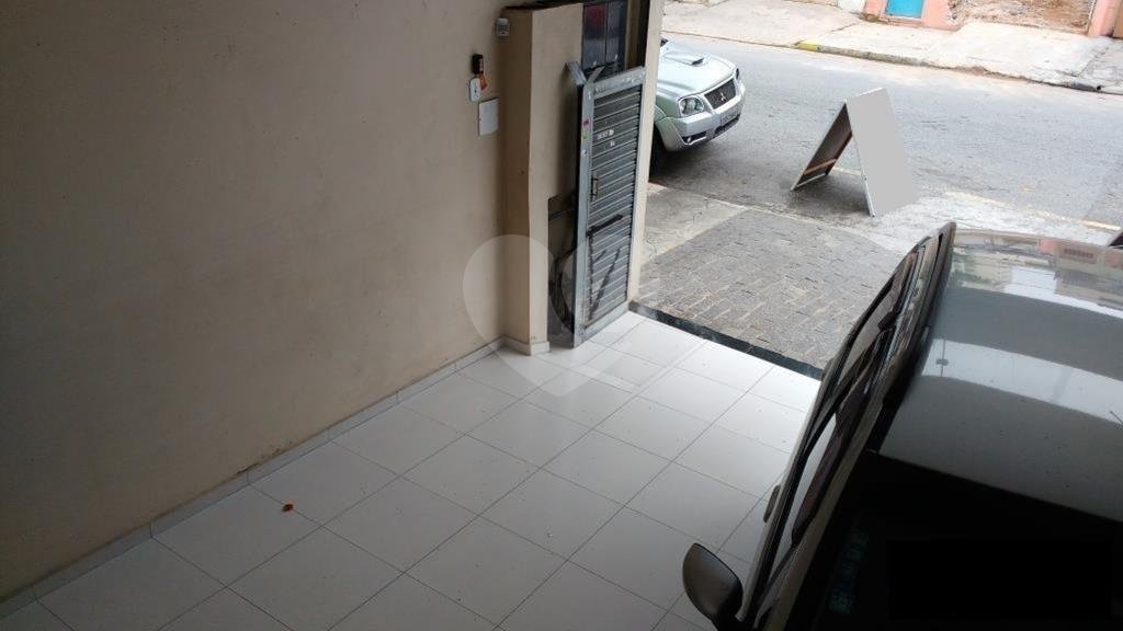 Prédio comercial em Santana
