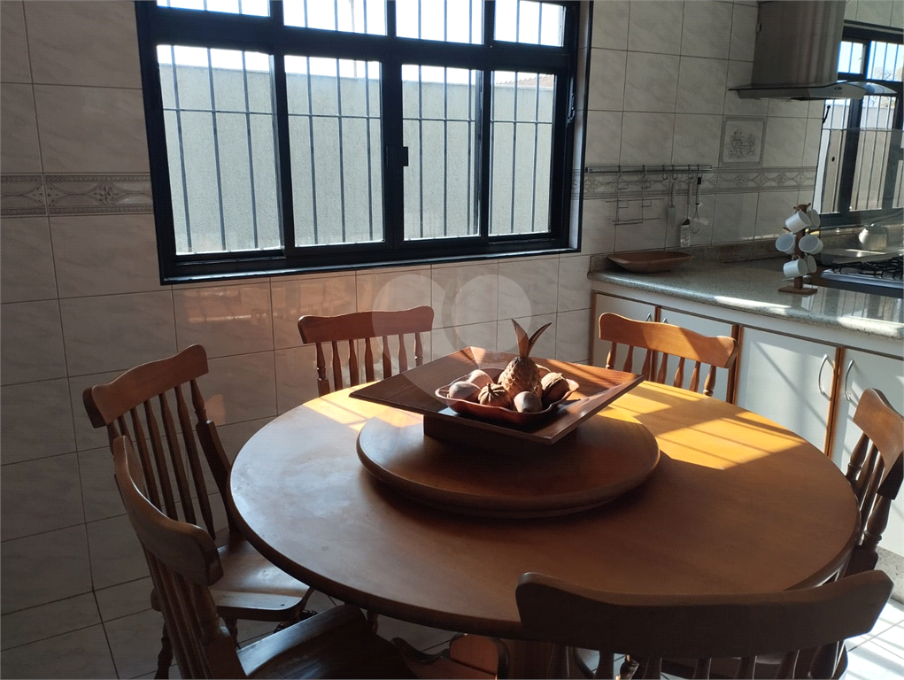 Sobrado bem espaçoso