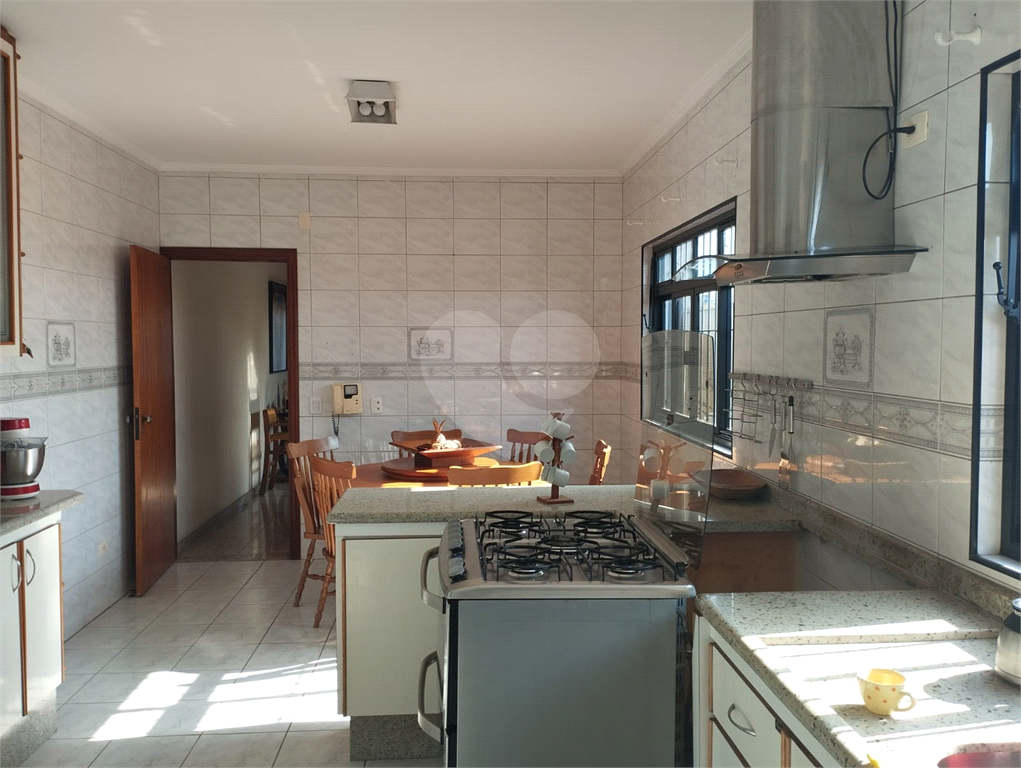 Sobrado bem espaçoso