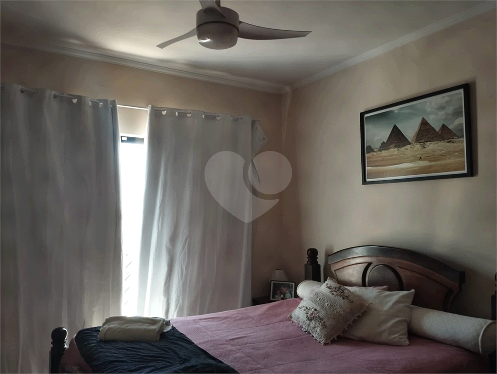 Sobrado bem espaçoso