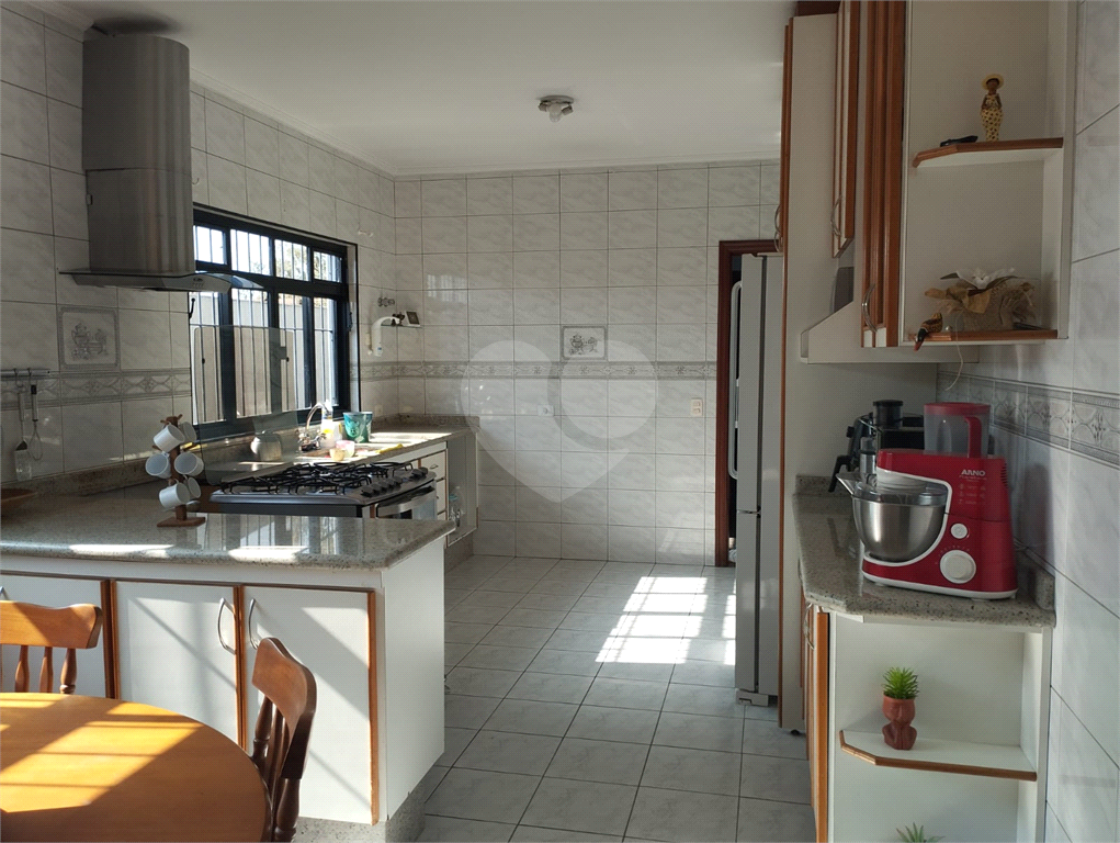 Sobrado bem espaçoso