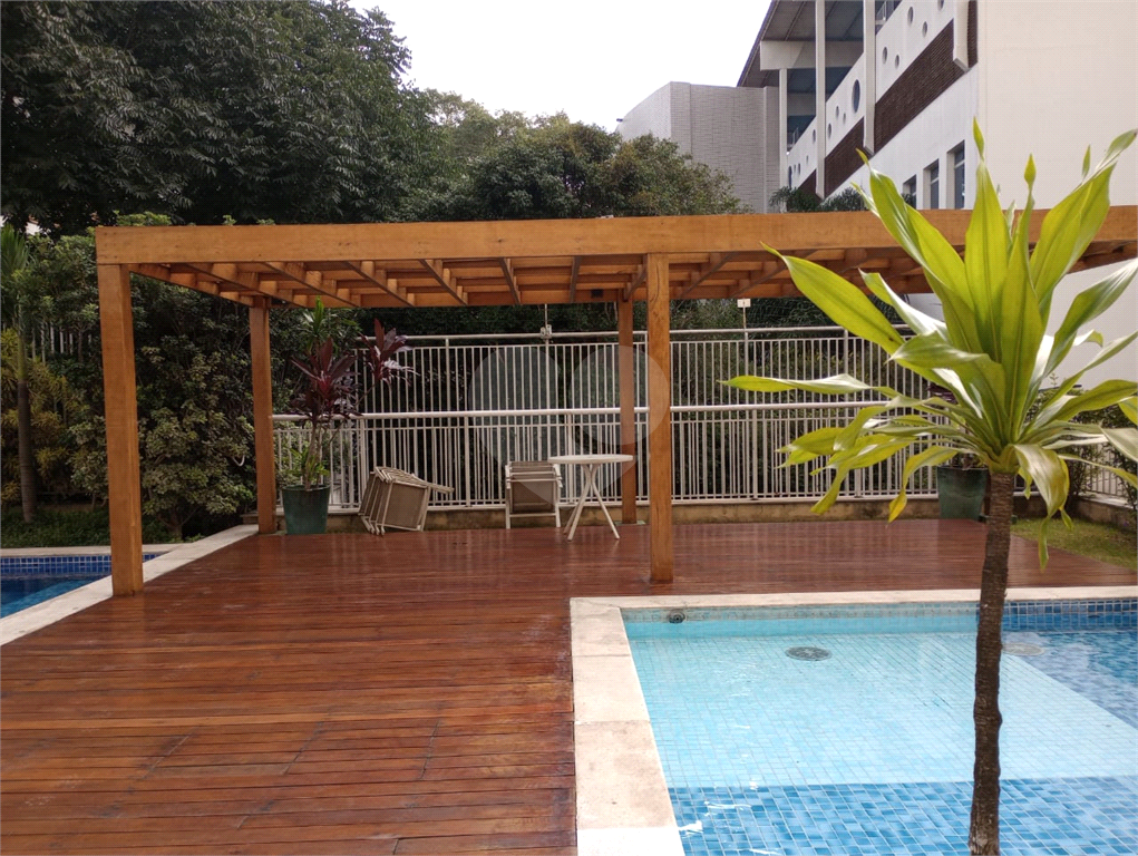 Apartamento próximo a av. Braz Leme