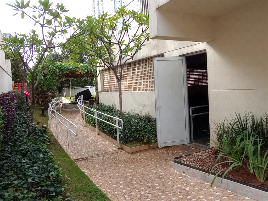 Apartamento próximo a av. Braz Leme