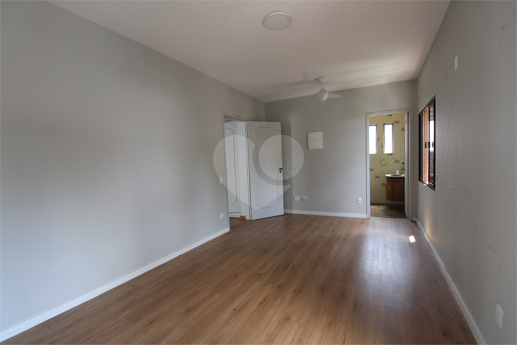 Casa com 4 suítes, 500m²  a venda em Granja Julieta