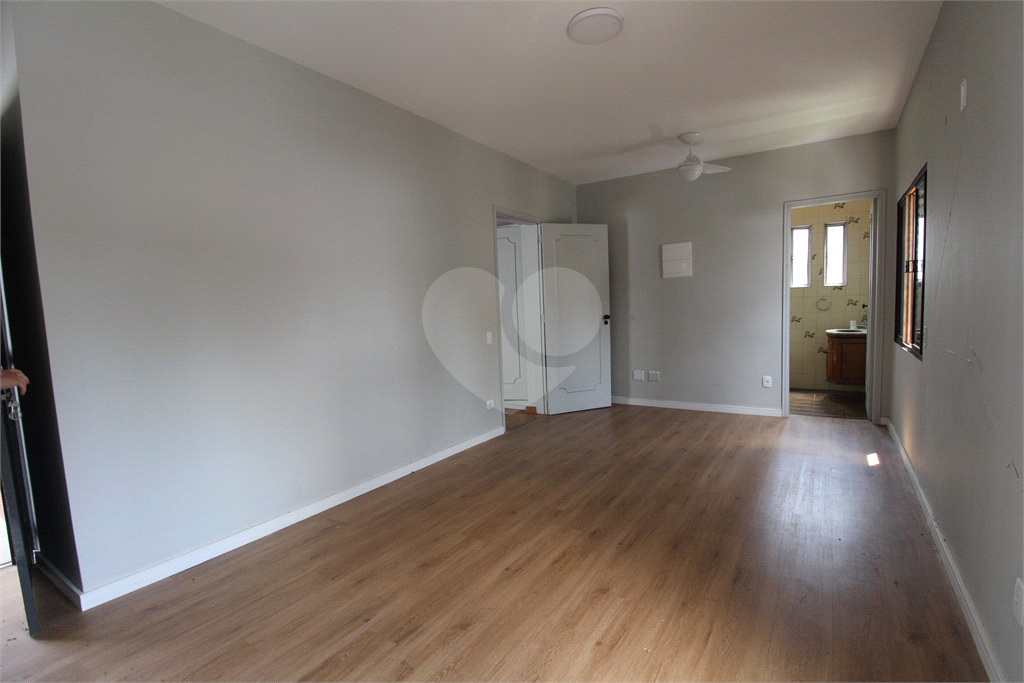 Casa com 4 suítes, 500m²  a venda em Granja Julieta