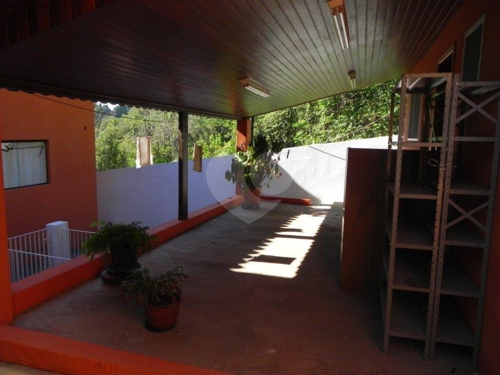 SOBRADO NO CONDOMÍNIO CERROS VERDES - TODO REFORMADO - MAIRIPORÃ 
