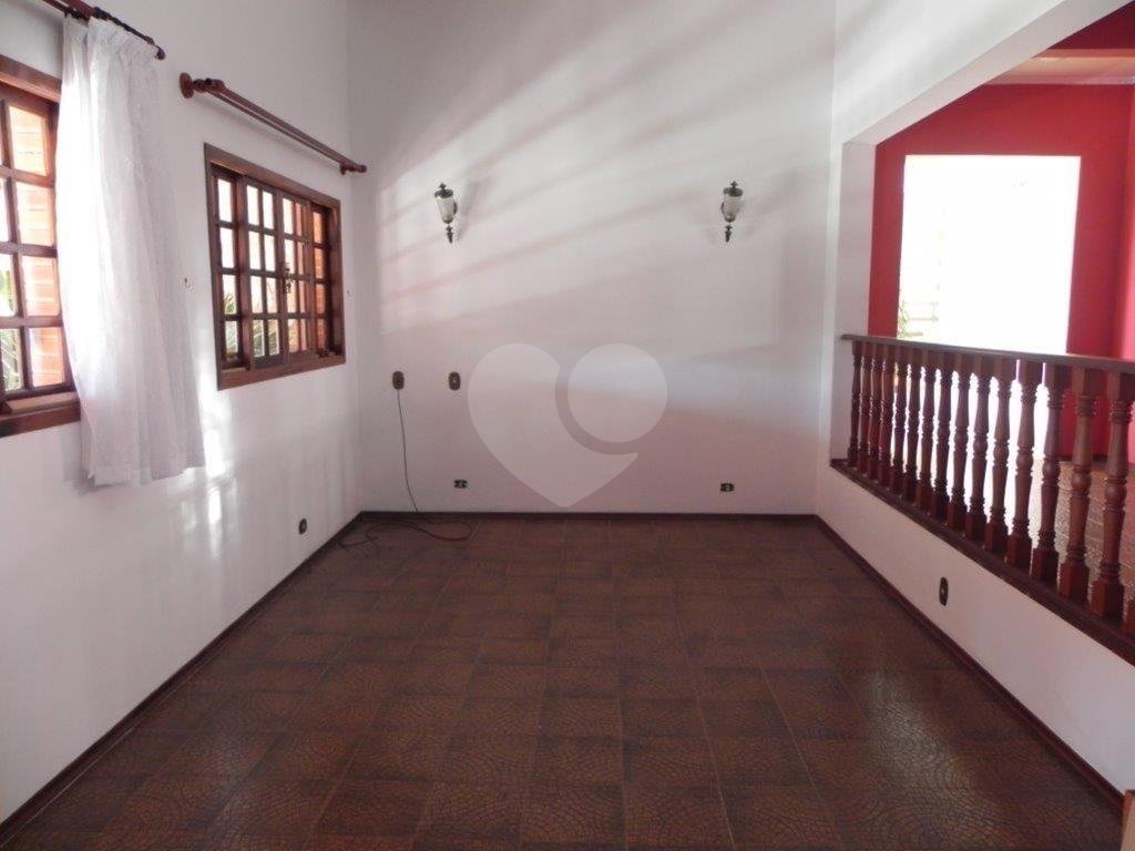 SOBRADO NO CONDOMÍNIO CERROS VERDES - TODO REFORMADO - MAIRIPORÃ 