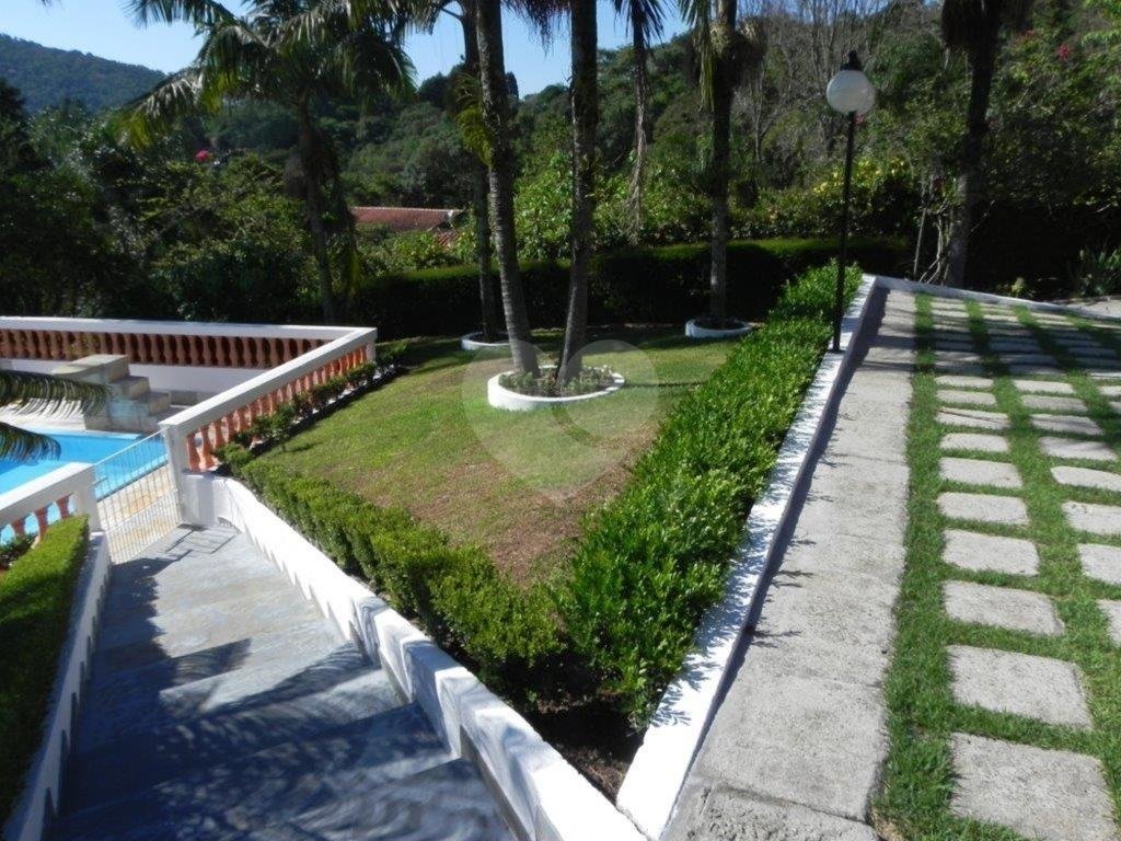 SOBRADO NO CONDOMÍNIO CERROS VERDES - TODO REFORMADO - MAIRIPORÃ 