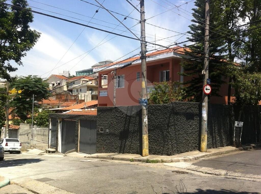 Sobrado na Vila com 269 metros quadrados de área construída 10 minutos do Metrô