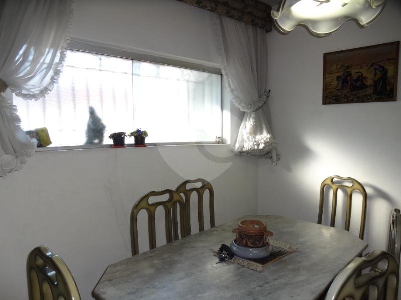 Casa para residência ou serviços. Excelente localização!