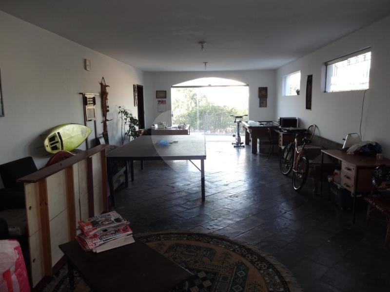 Casa para residência ou serviços. Excelente localização!