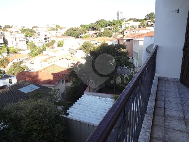 Casa para residência ou serviços. Excelente localização!