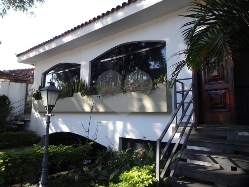 Casa para residência ou serviços. Excelente localização!