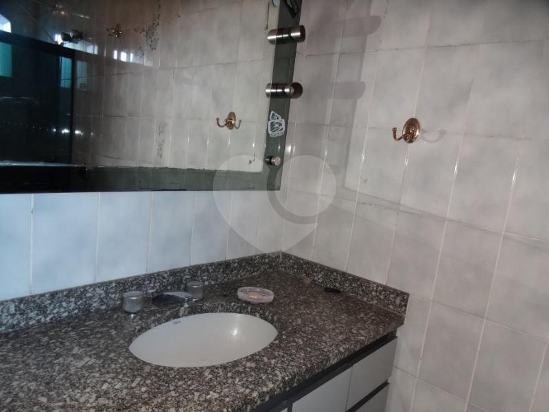 Casa para residência ou serviços. Excelente localização!