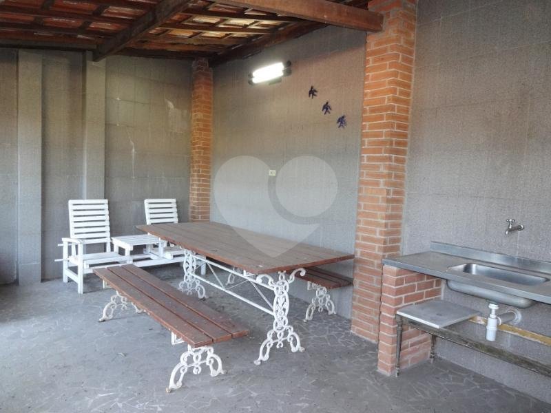 Casa para residência ou serviços. Excelente localização!