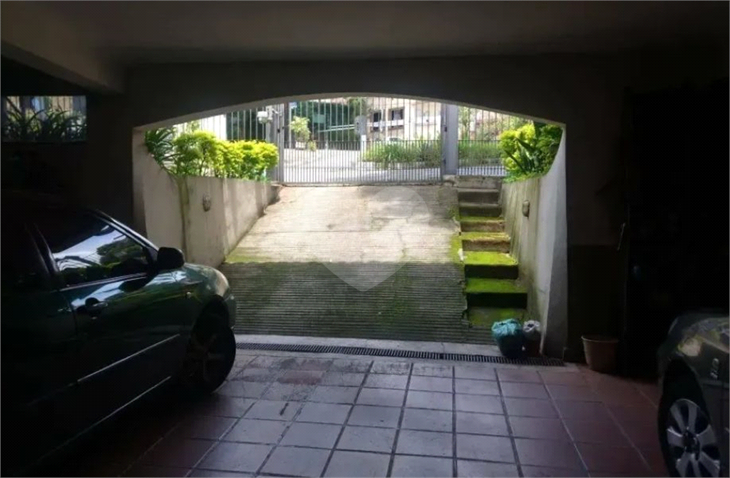 Casa para residência ou serviços. Excelente localização!