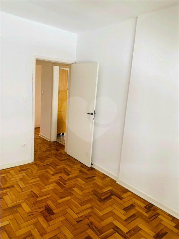 APARTAMENTO em PINHEIROS