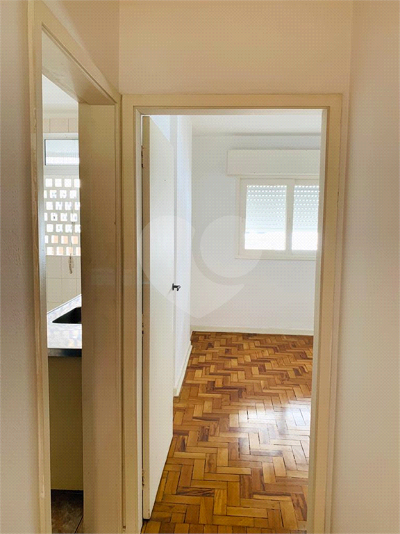 APARTAMENTO em PINHEIROS