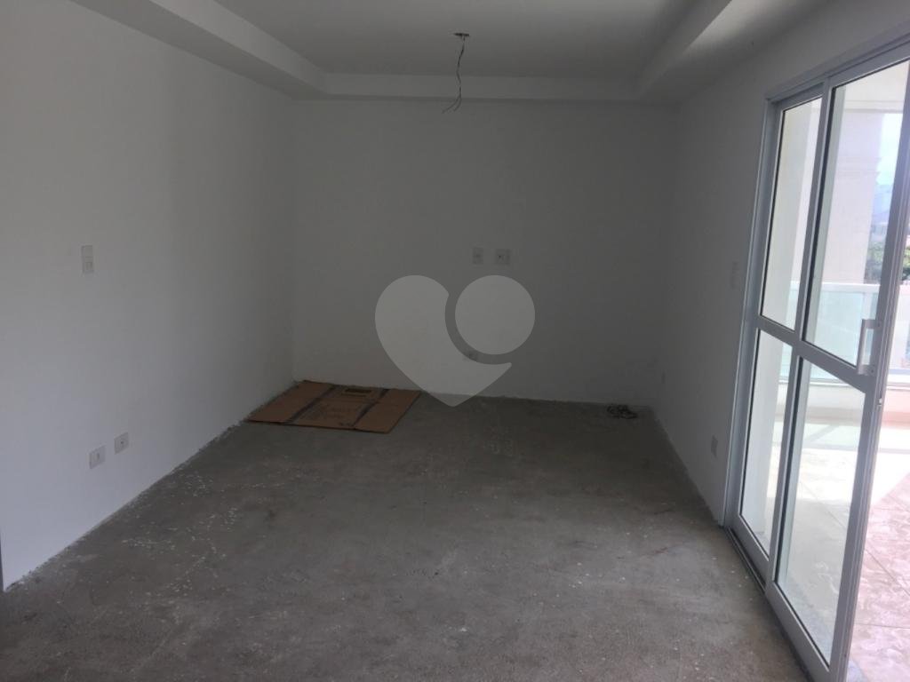 APARTAMENTO em SANTANA