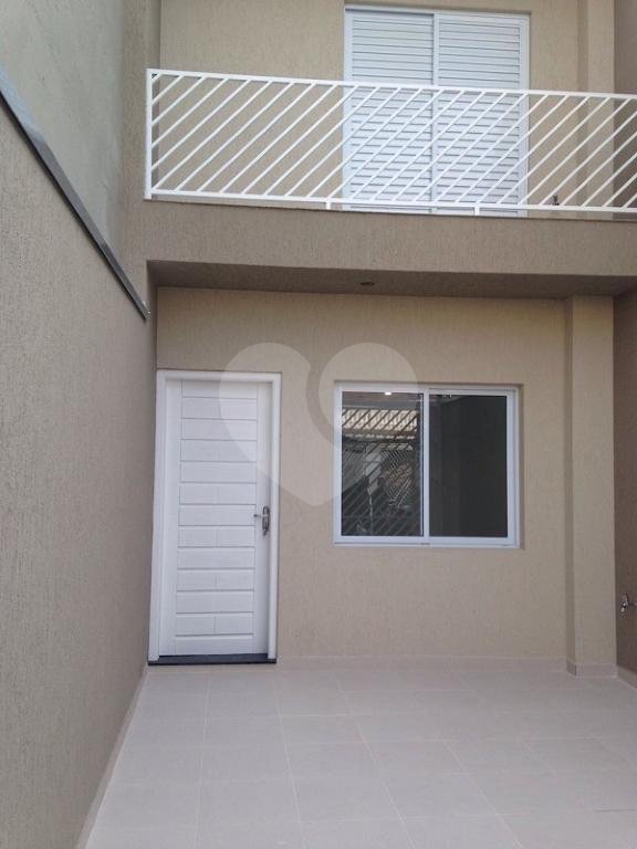 SOBRADO , 02 DORMITÓRIOS,02 SUITES,01 VAGA, PISO PORCELANATO, ÁREA DE  SERVIÇO.