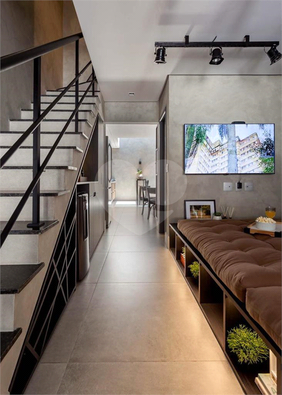 SOBRADO , 02 DORMITÓRIOS,02 SUITES,01 VAGA, PISO PORCELANATO, ÁREA DE  SERVIÇO.