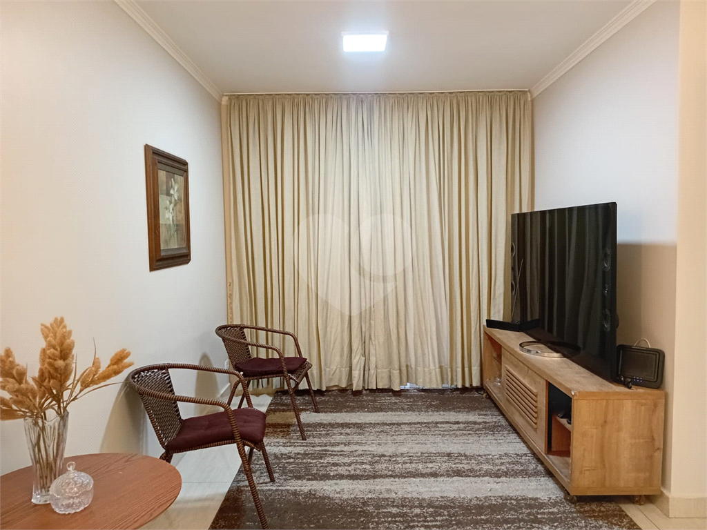 APARTAMENTO em VILA EDE