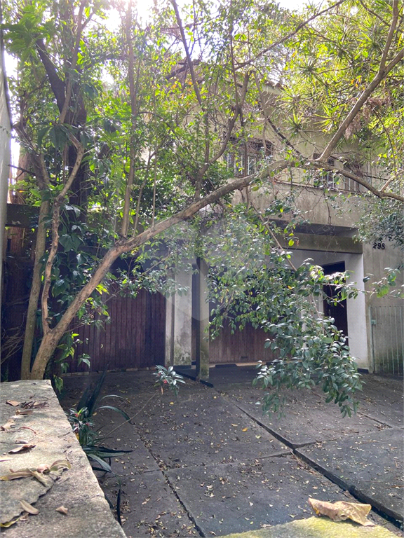 TERRENO EM RUA FECHADA NO ALTO DE PINHEIROS