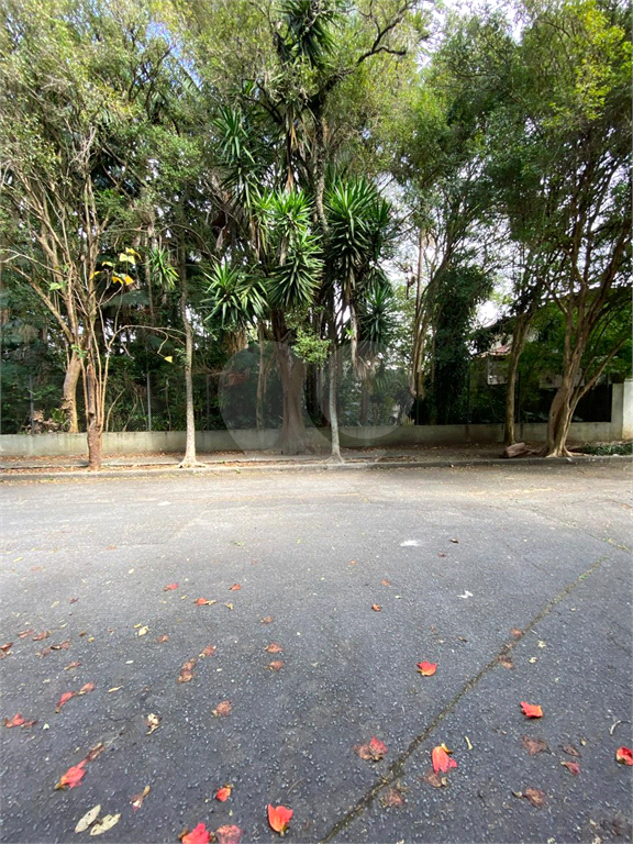 TERRENO EM RUA FECHADA NO ALTO DE PINHEIROS