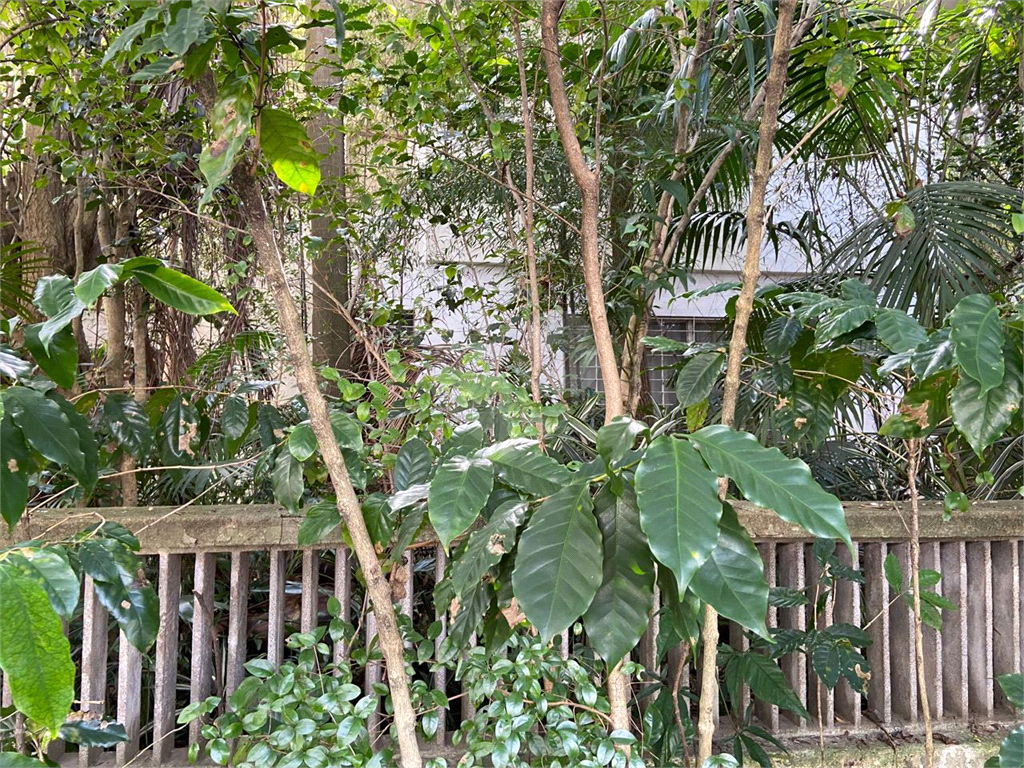 TERRENO EM RUA FECHADA NO ALTO DE PINHEIROS