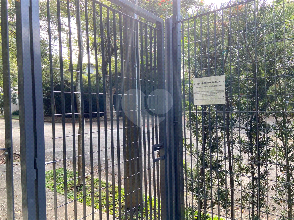 TERRENO EM RUA FECHADA NO ALTO DE PINHEIROS