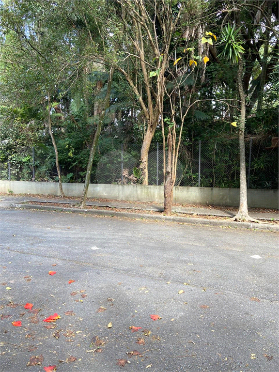 TERRENO EM RUA FECHADA NO ALTO DE PINHEIROS