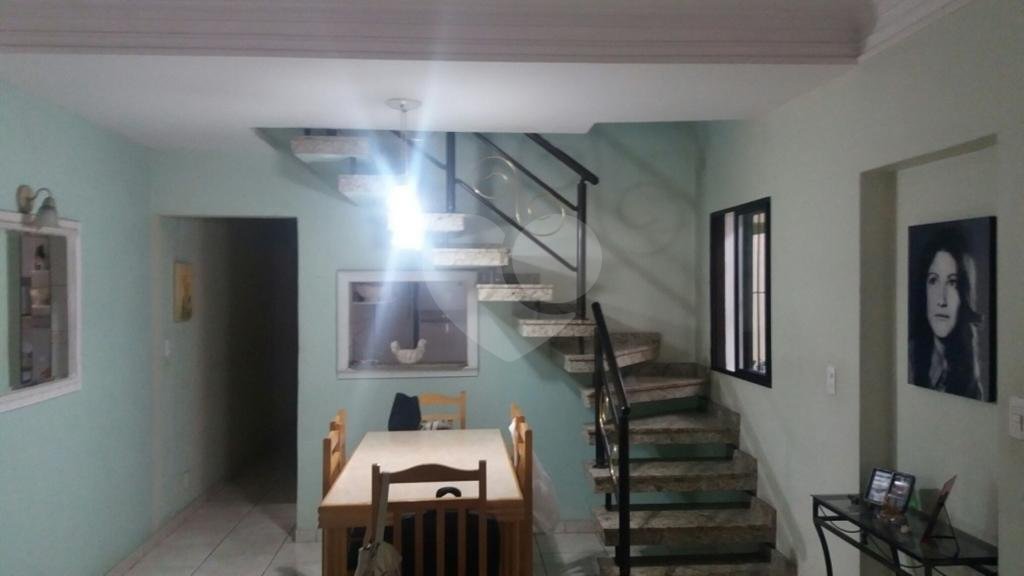 Sobrado à venda com 4 quartos, 125m² - Foto 1