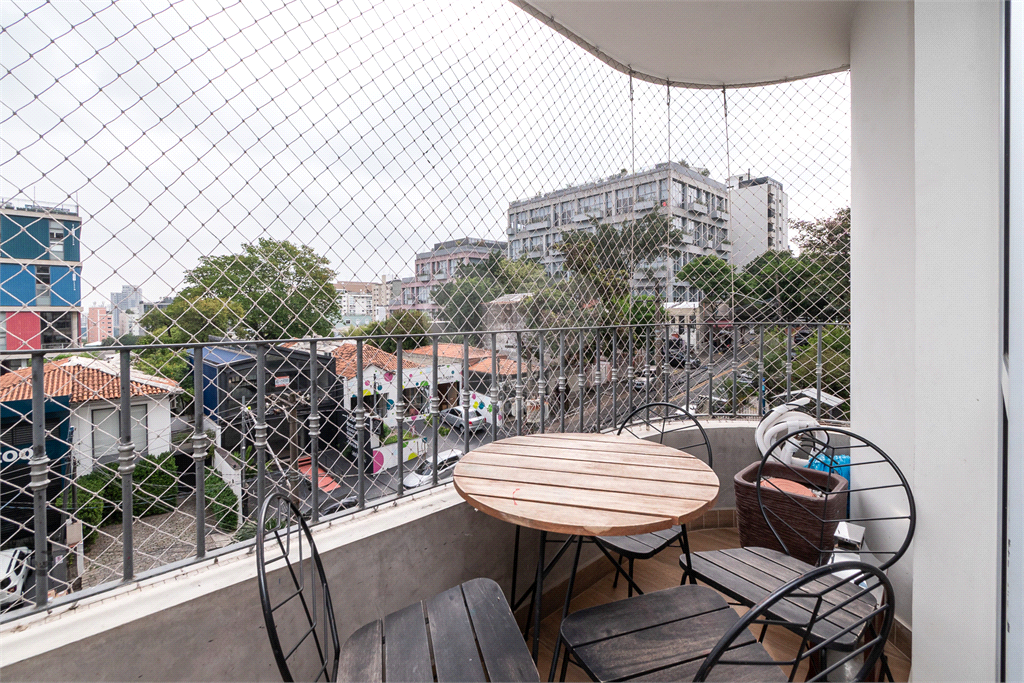 APARTAMENTO COM 2 QUARTOS A VENDA NA VILA MADALENA-SP